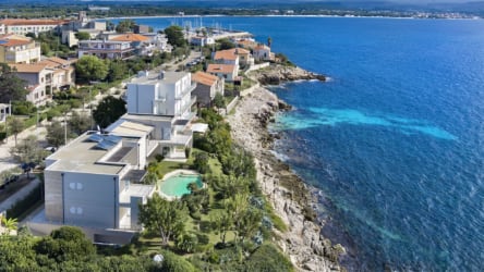 A drone view of Villa Libeccio, showing how close it it to the sea